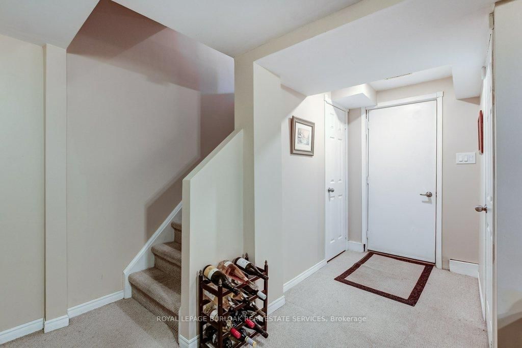 4 Edgewater Drive • Hamilton, ON photo 31