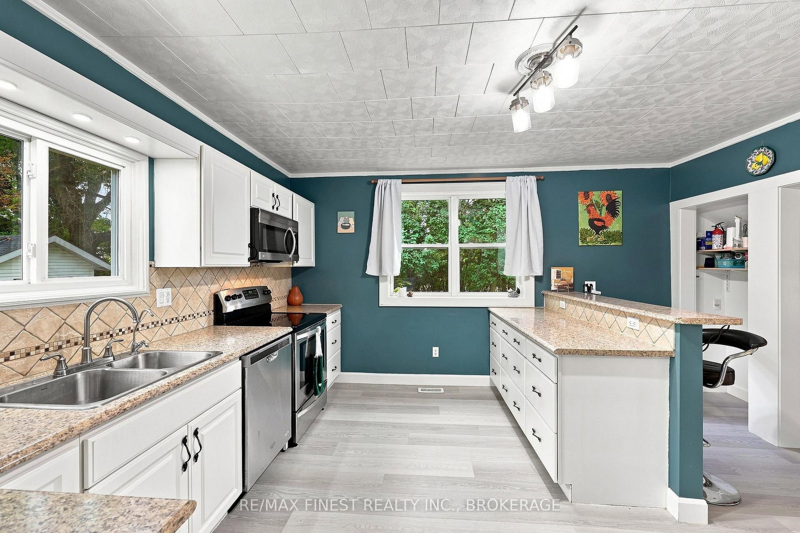 6074 Bank Street • Verona, ON photo 16