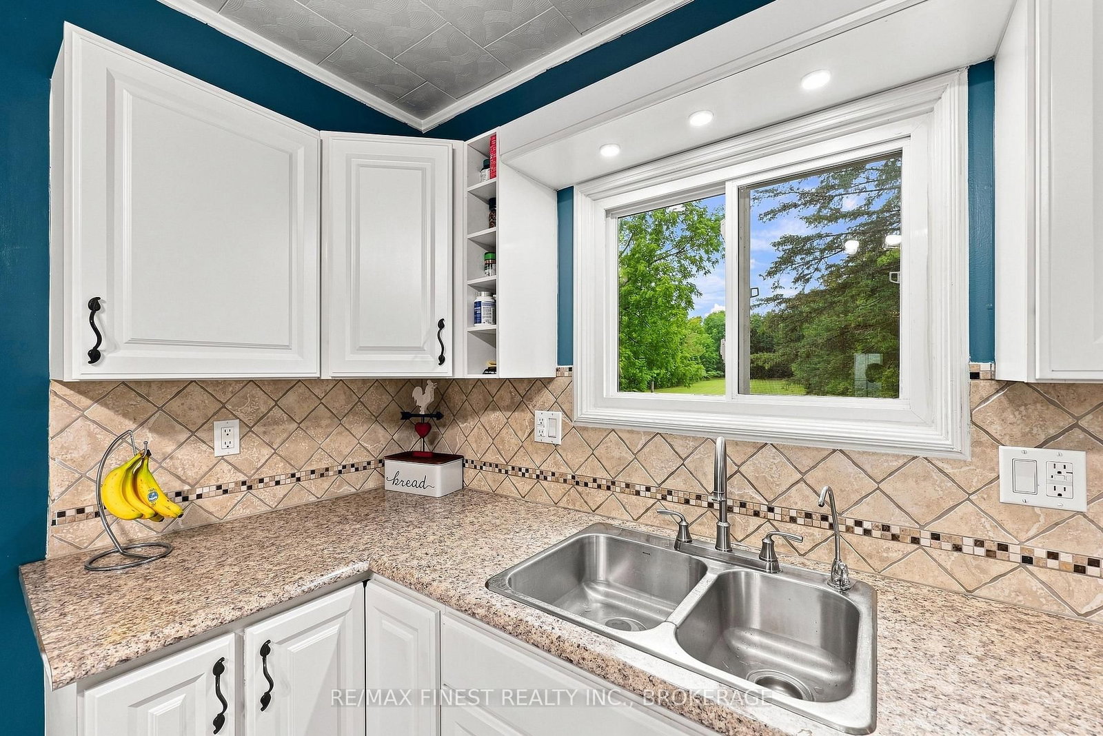 6074 Bank Street • Verona, ON photo 18