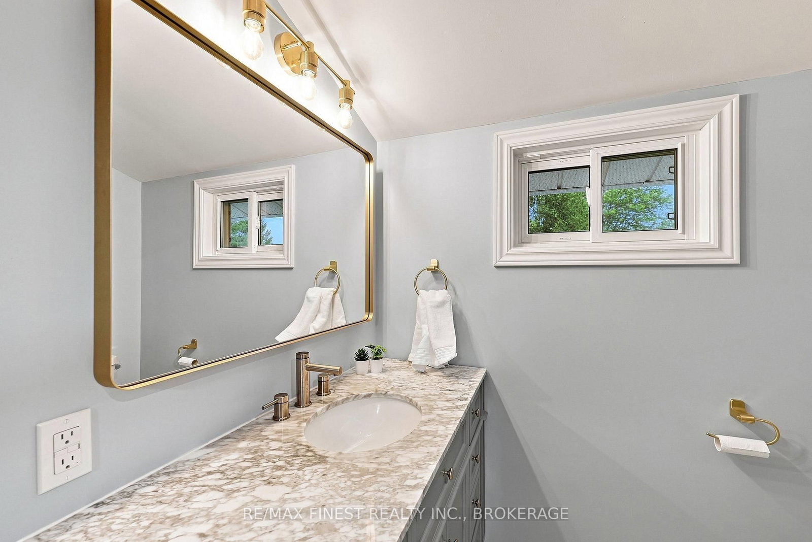6074 Bank Street • Verona, ON photo 32