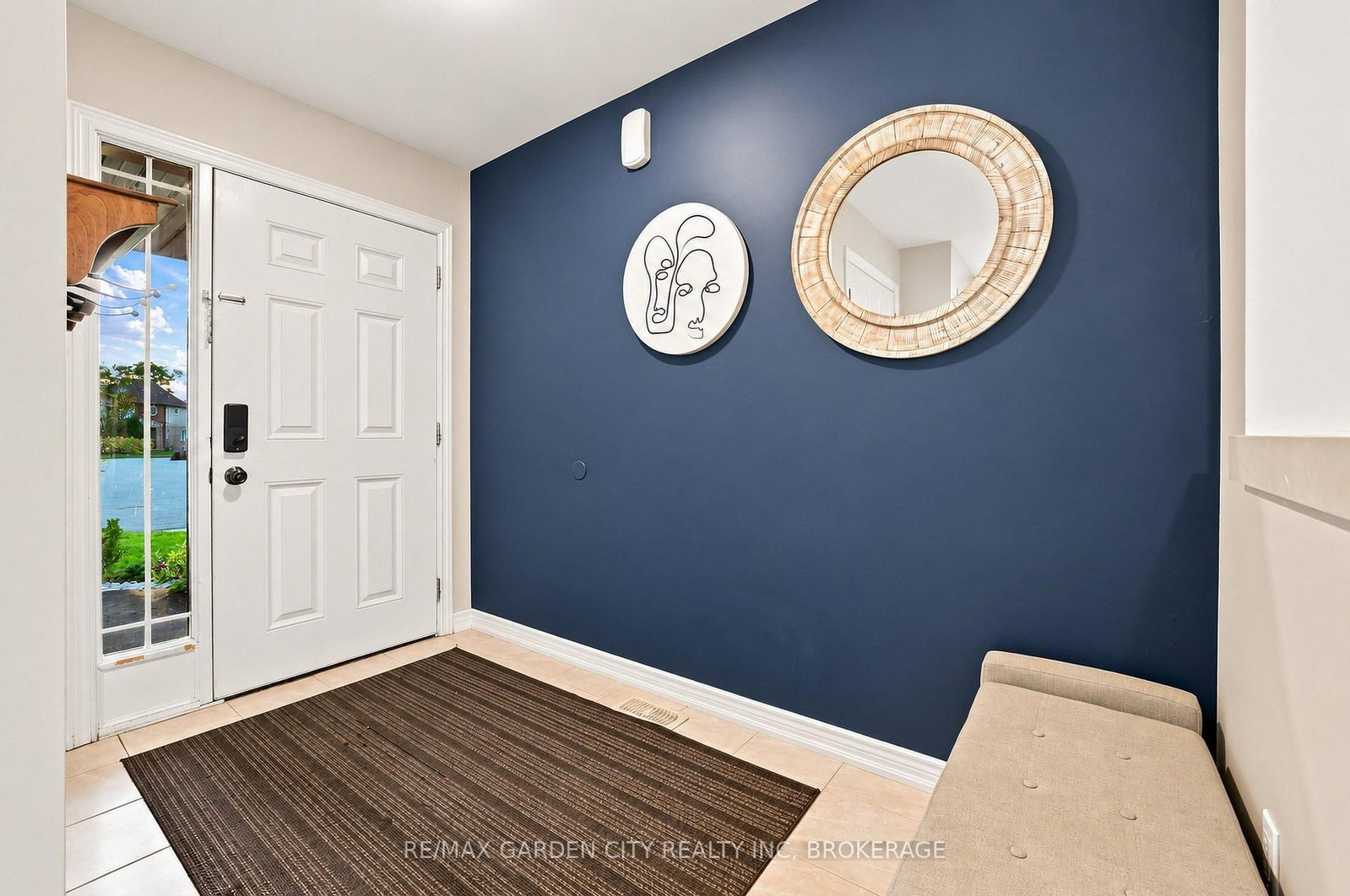 8377 Jeffrey Court • Niagara Falls, ON photo 3