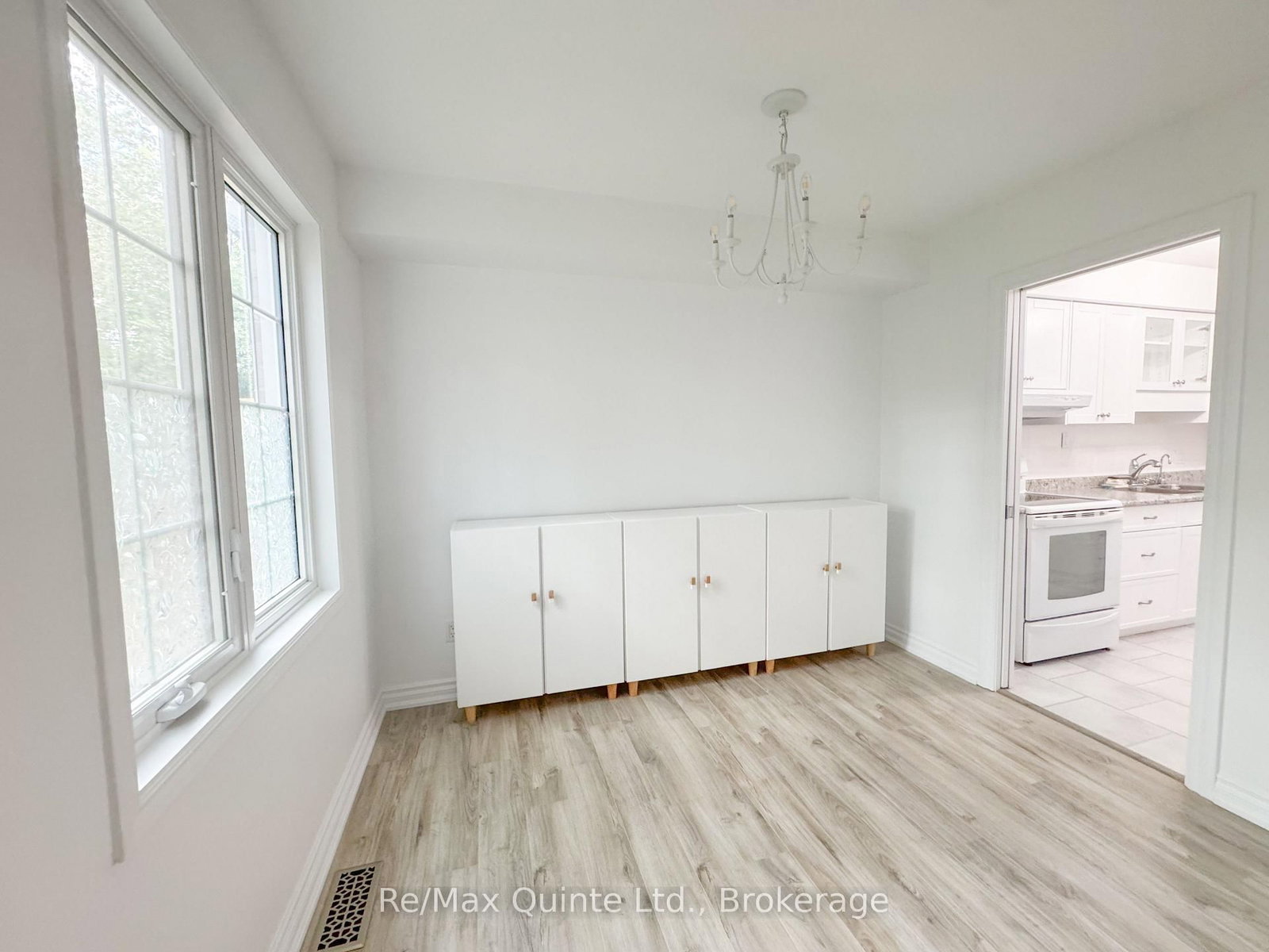 11 JANLYN Crescent • #8 • Belleville, ON photo 10