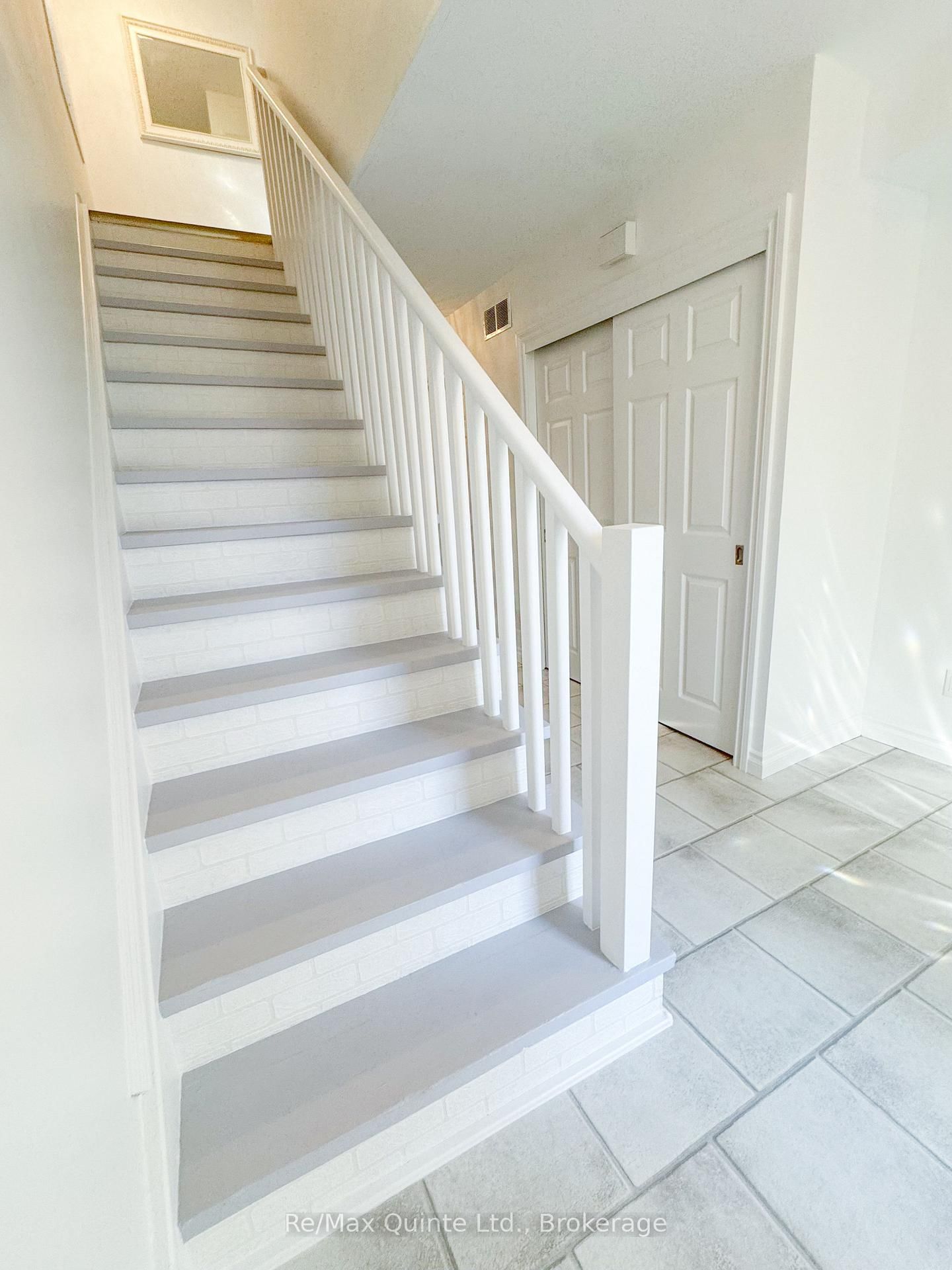 11 JANLYN Crescent • #8 • Belleville, ON photo 14