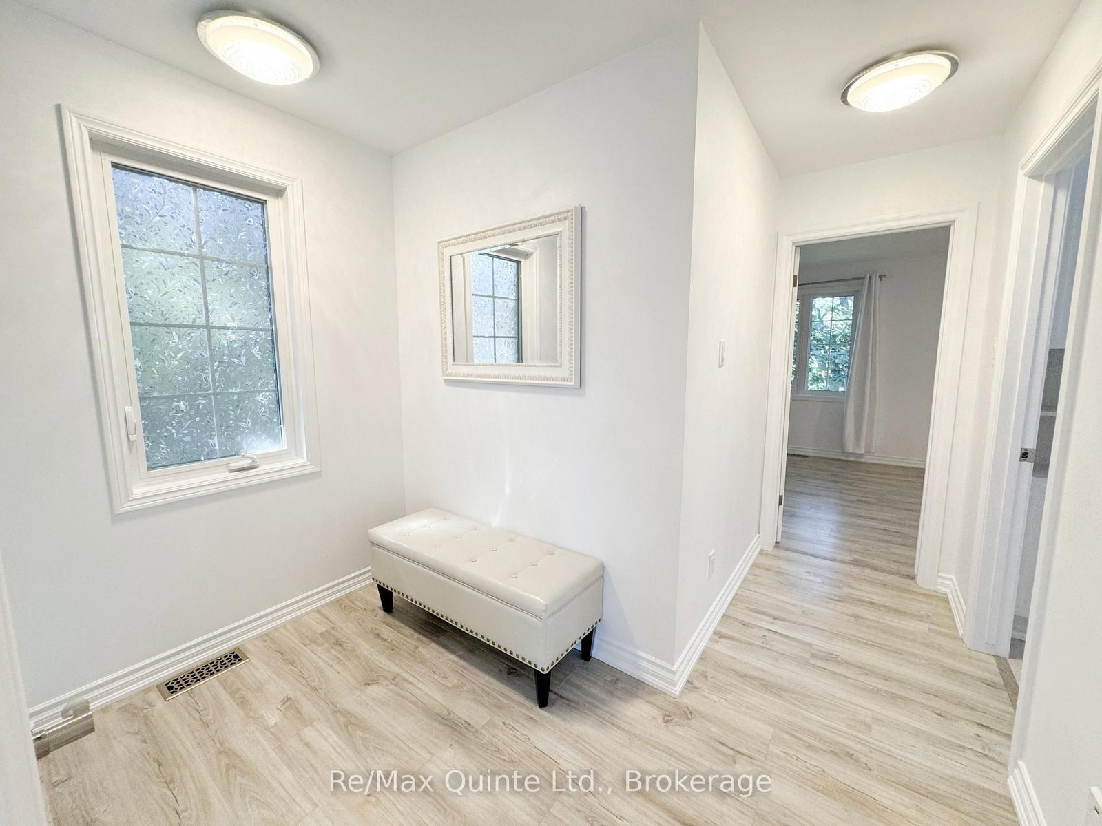 11 JANLYN Crescent • #8 • Belleville, ON photo 15