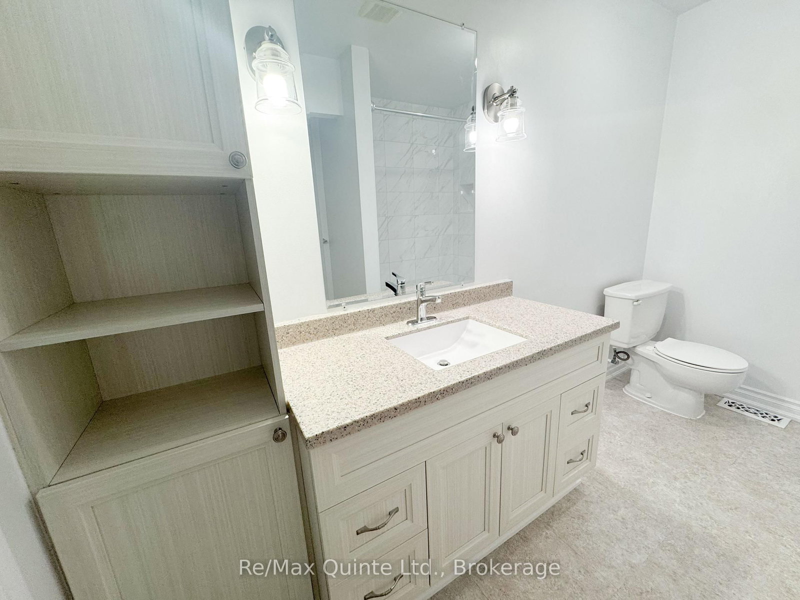 11 JANLYN Crescent • #8 • Belleville, ON photo 18
