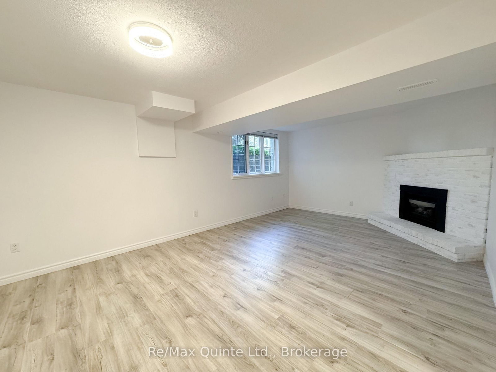 11 JANLYN Crescent • #8 • Belleville, ON photo 24