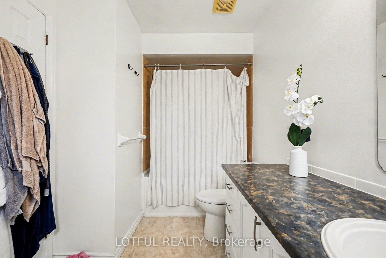 3 Collington Street • Ottawa, ON photo 17