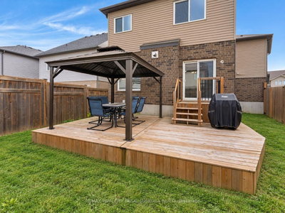 278 Thomas Slee Drive • Kitchener, ON photo 5