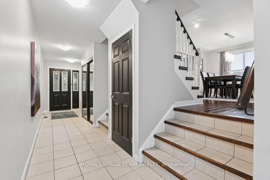 31 Elke Drive • Barrhaven, ON photo 11