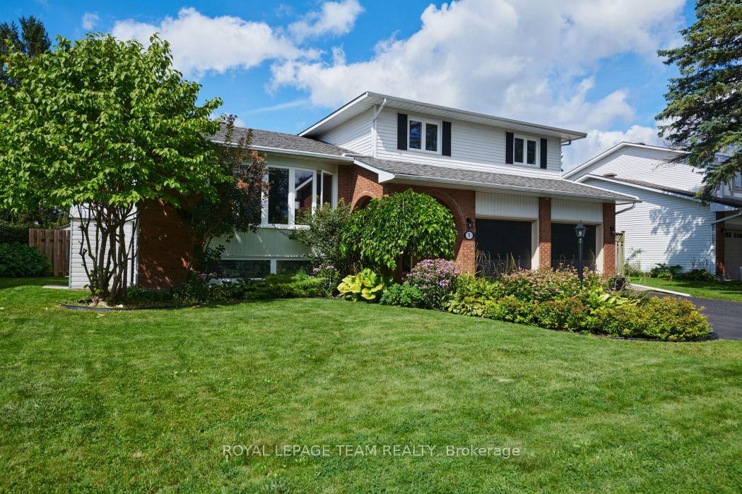 31 Elke Drive • Barrhaven, ON photo 2