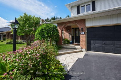 31 Elke Drive • Barrhaven, ON photo 3