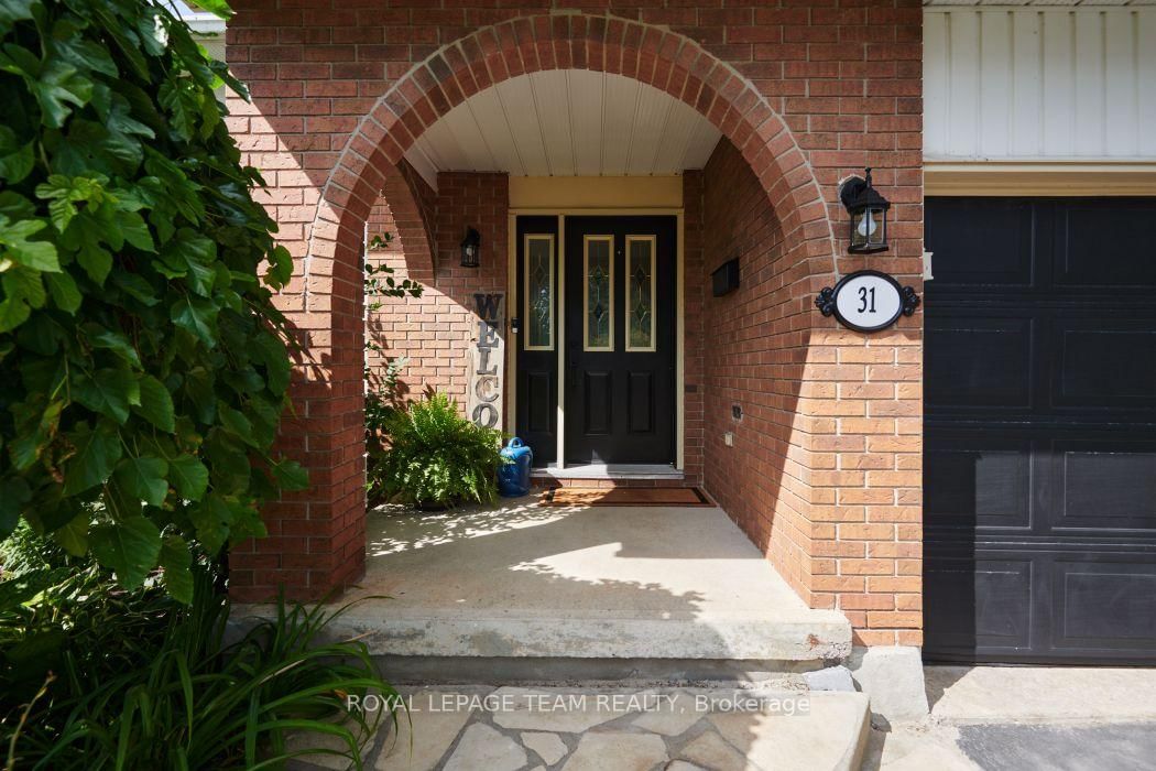 31 Elke Drive • Barrhaven, ON photo 4