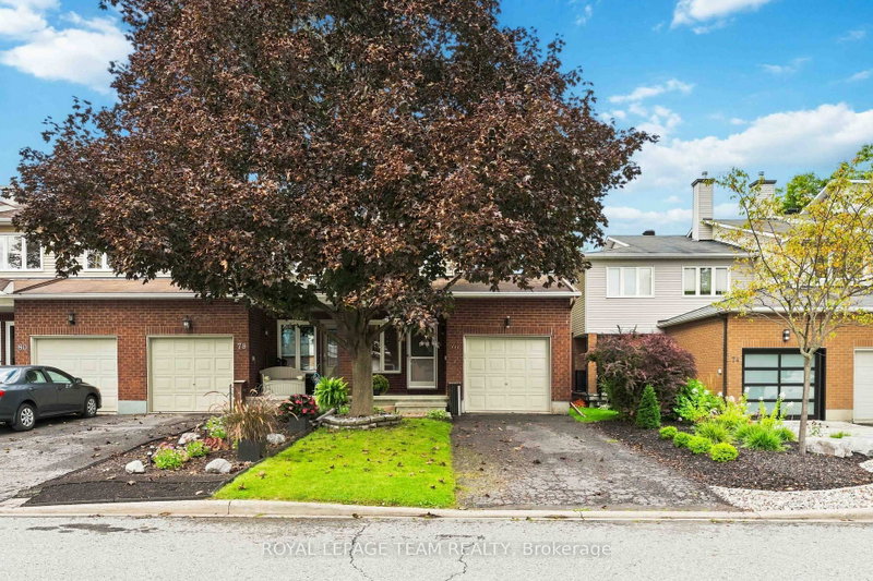76 Hunter's Glen Crescent