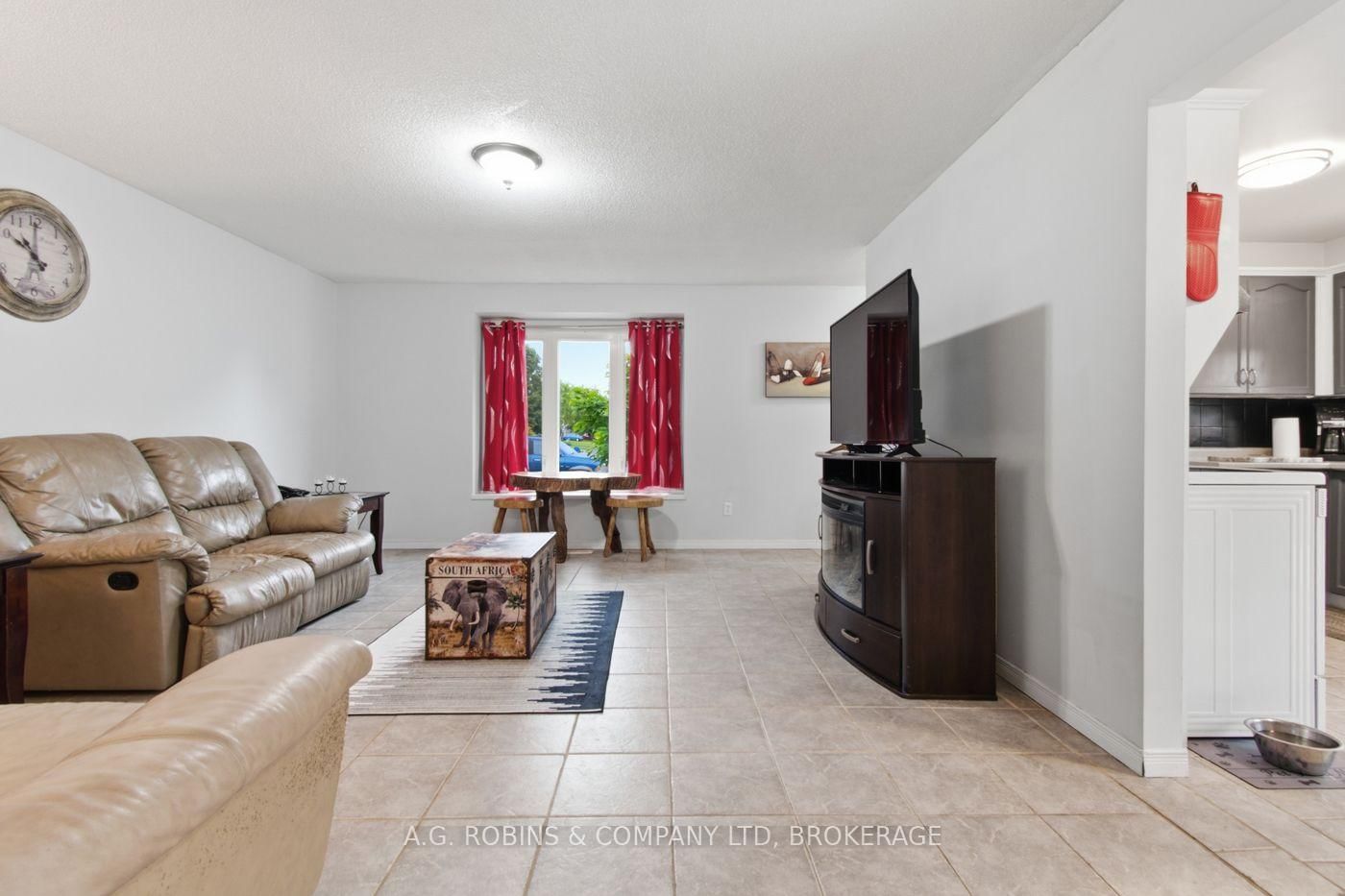 8 Abbott Lane • Haldimand, ON photo 11
