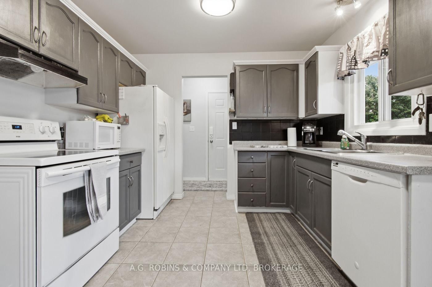 8 Abbott Lane • Haldimand, ON photo 15