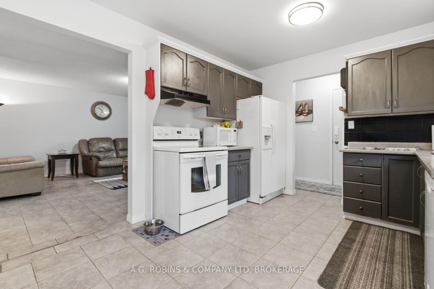 8 Abbott Lane • Haldimand, ON photo 16