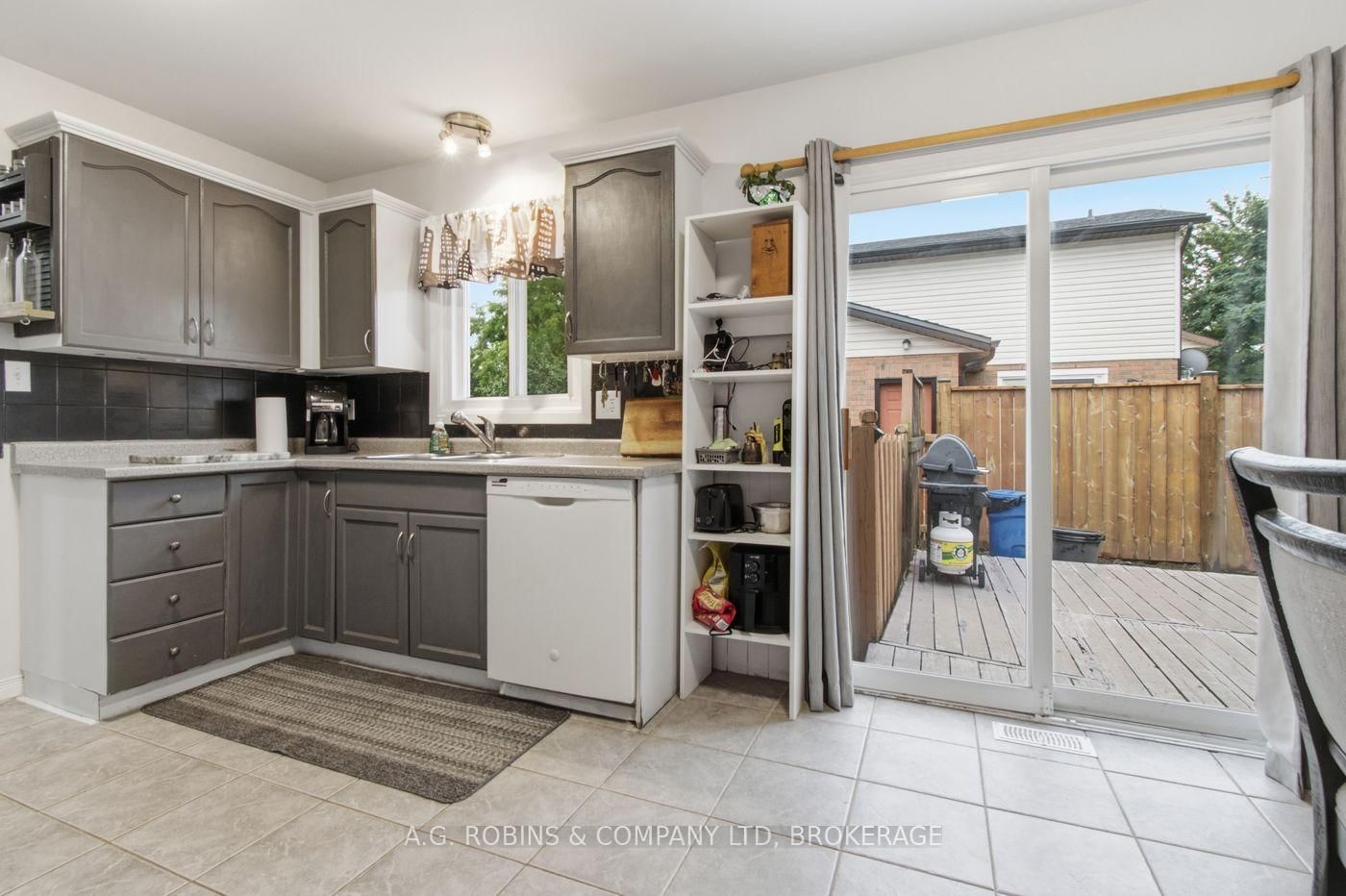 8 Abbott Lane • Haldimand, ON photo 17