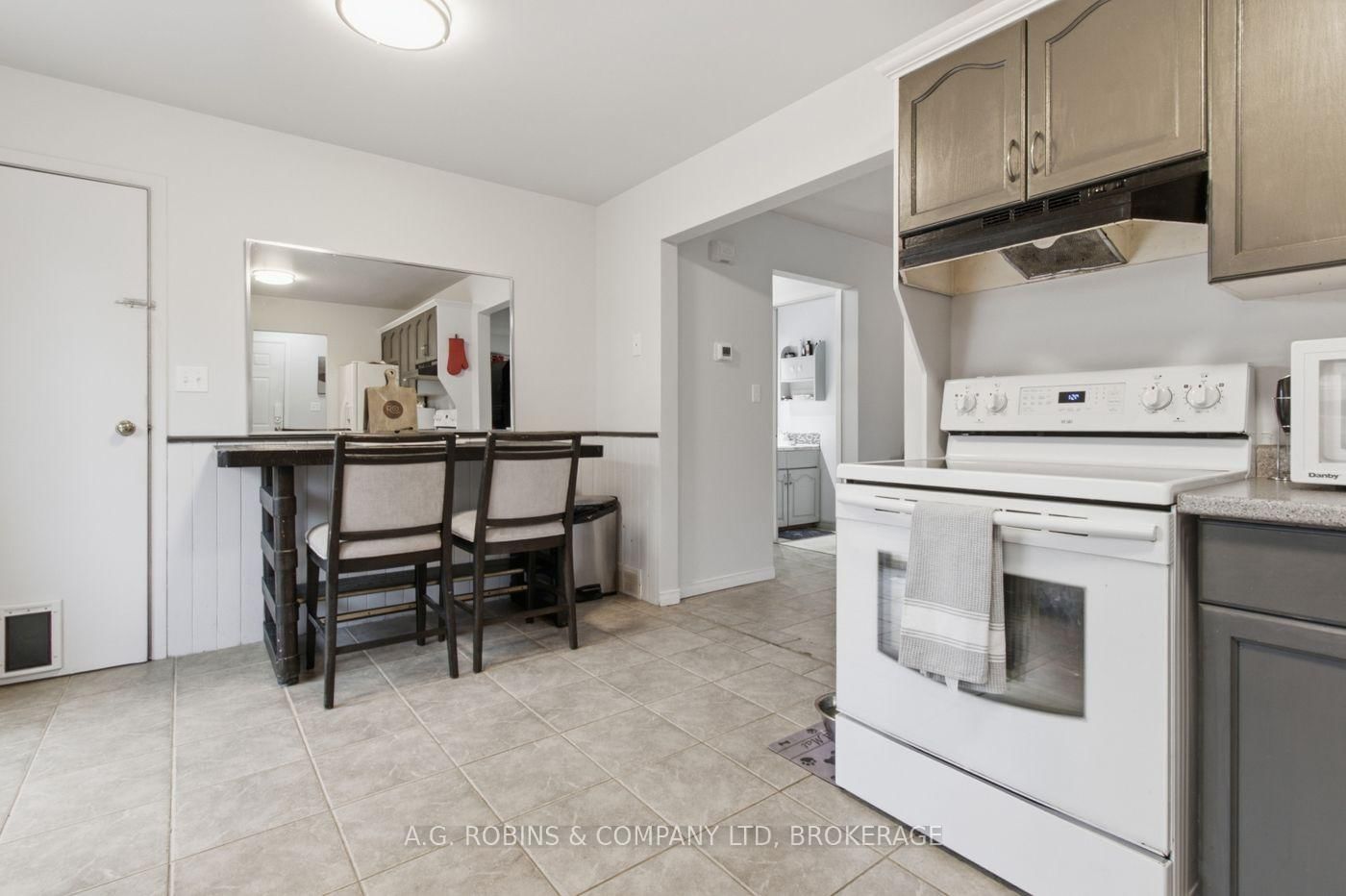 8 Abbott Lane • Haldimand, ON photo 18