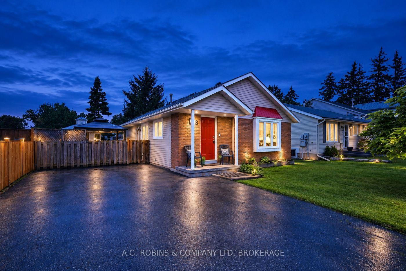 8 Abbott Lane • Haldimand, ON photo 2