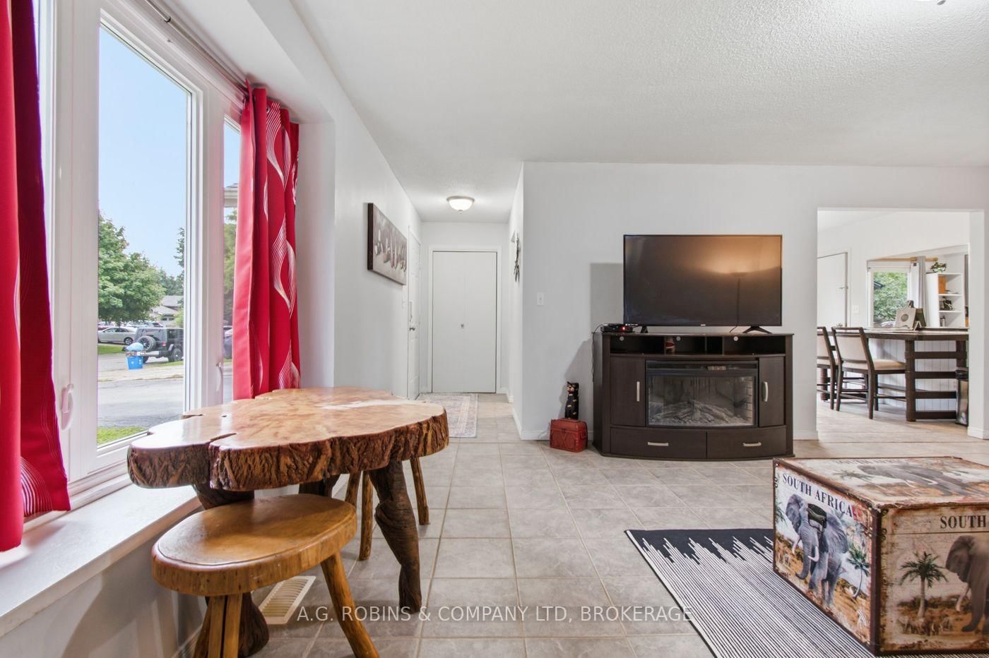 8 Abbott Lane • Haldimand, ON photo 7