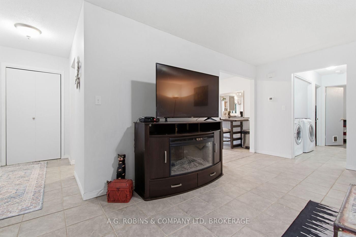 8 Abbott Lane • Haldimand, ON photo 9