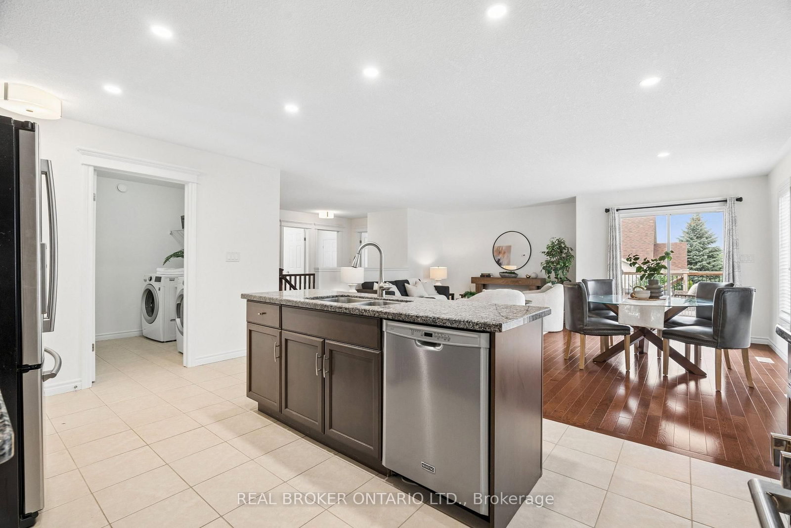 236 Ridge Top Crescent • Guelph/Eramosa, ON photo 11