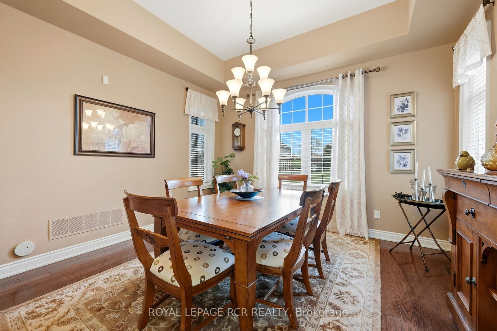 8 Masters Creek Boulevard • Mono, ON photo 11