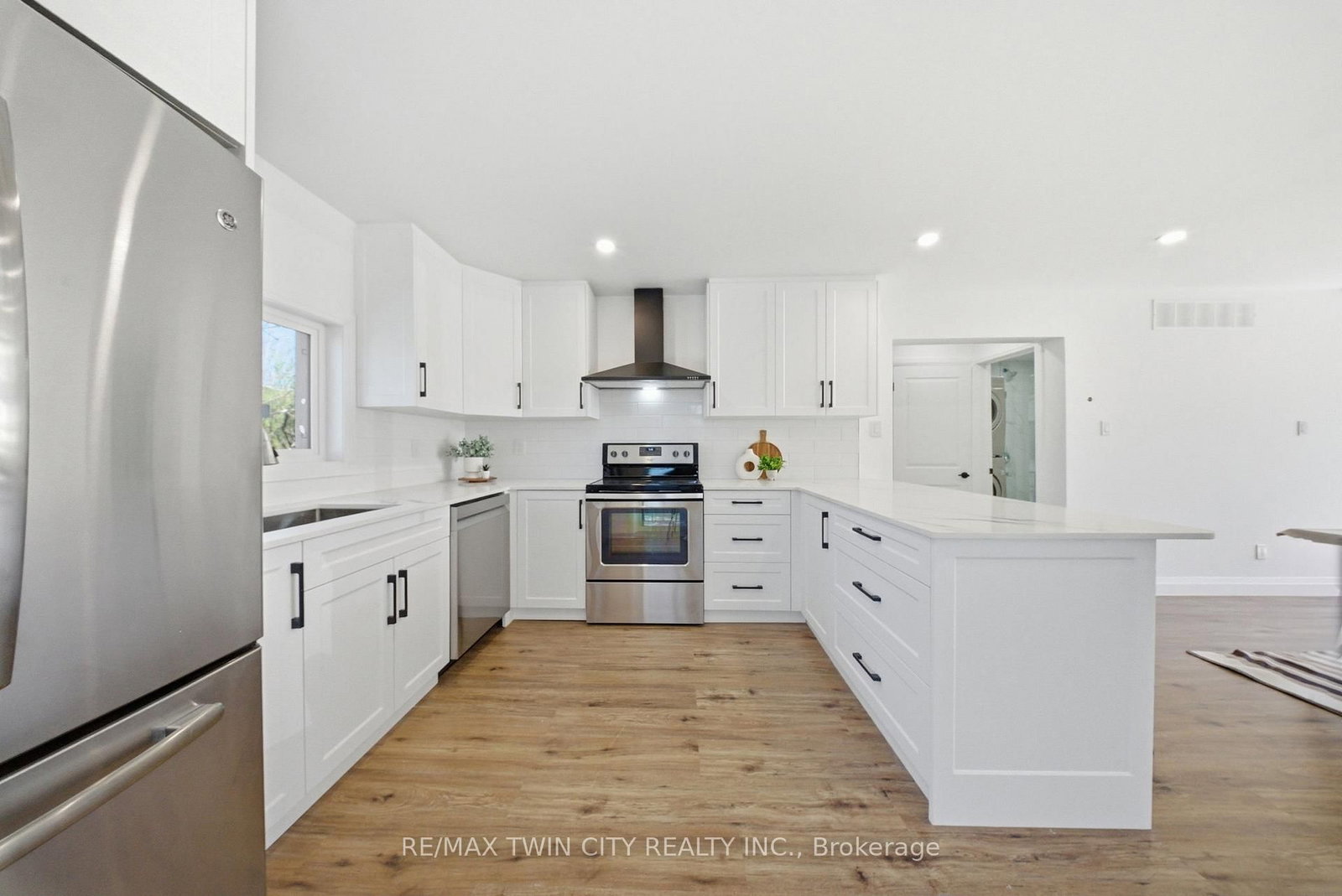 23 Aberdeen Street • Haldimand, ON photo 10