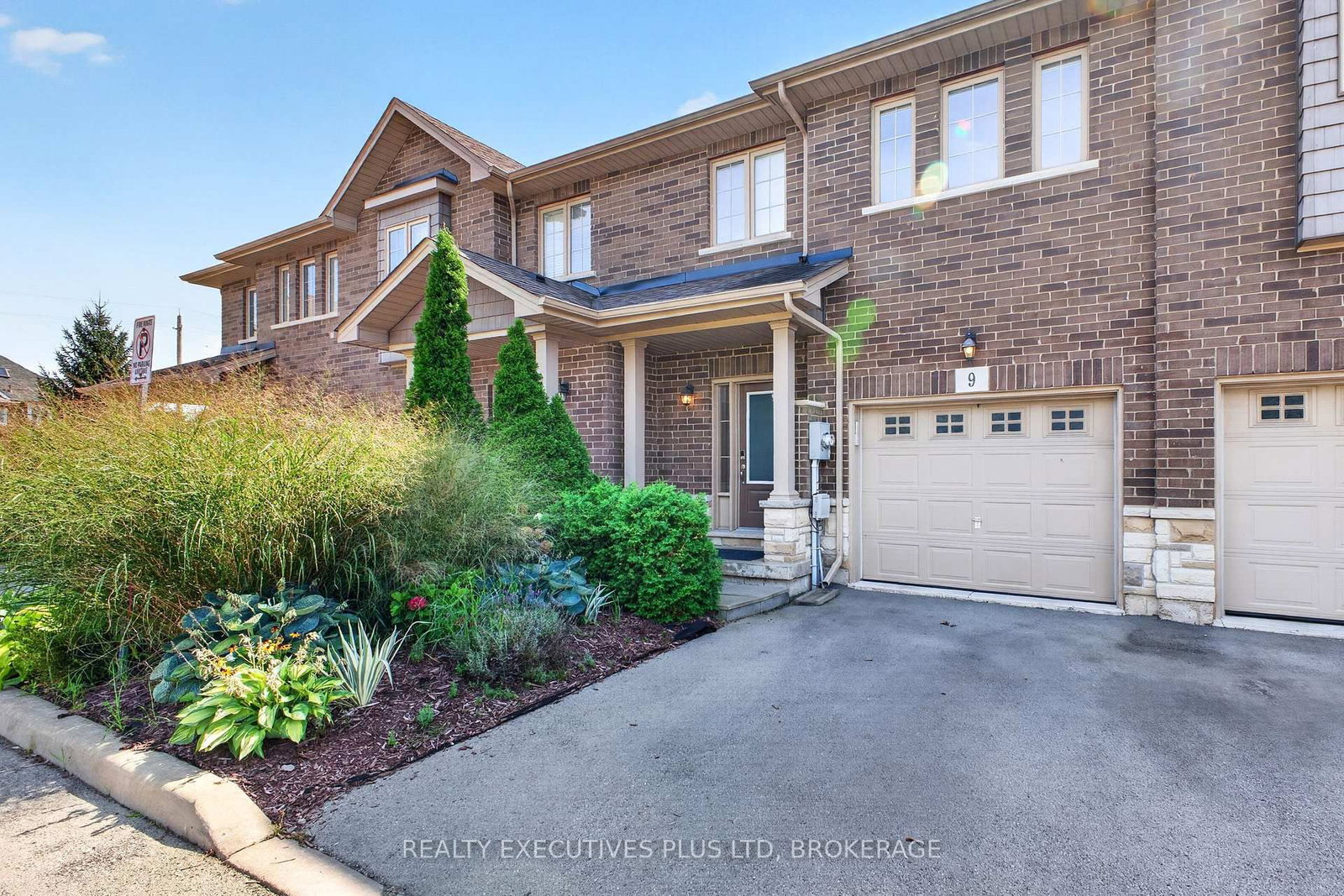 43 Kerman Avenue • #9 • Grimsby, ON photo 2