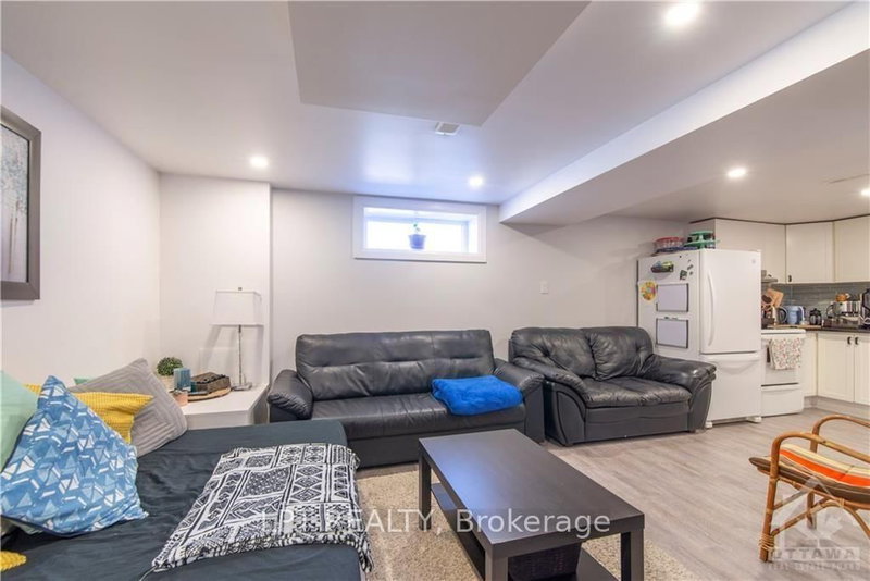 2 - 658 Sherbourne Road