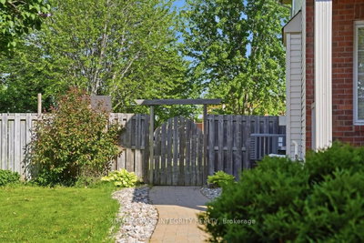 1067 Rocky Harbour Crescent • Ottawa, ON photo 2