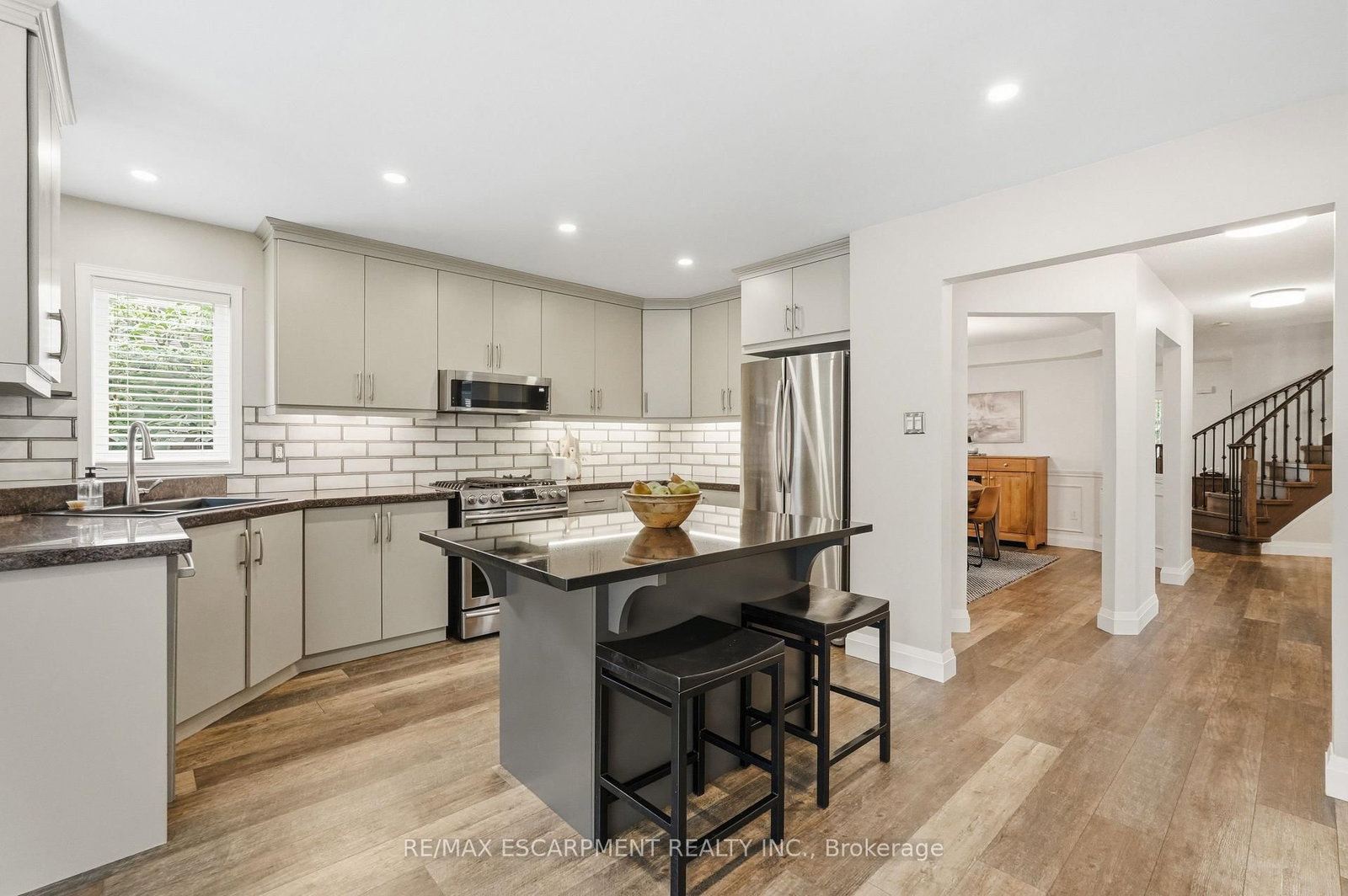 48 Bridgeport Crescent • Hamilton, ON photo 16