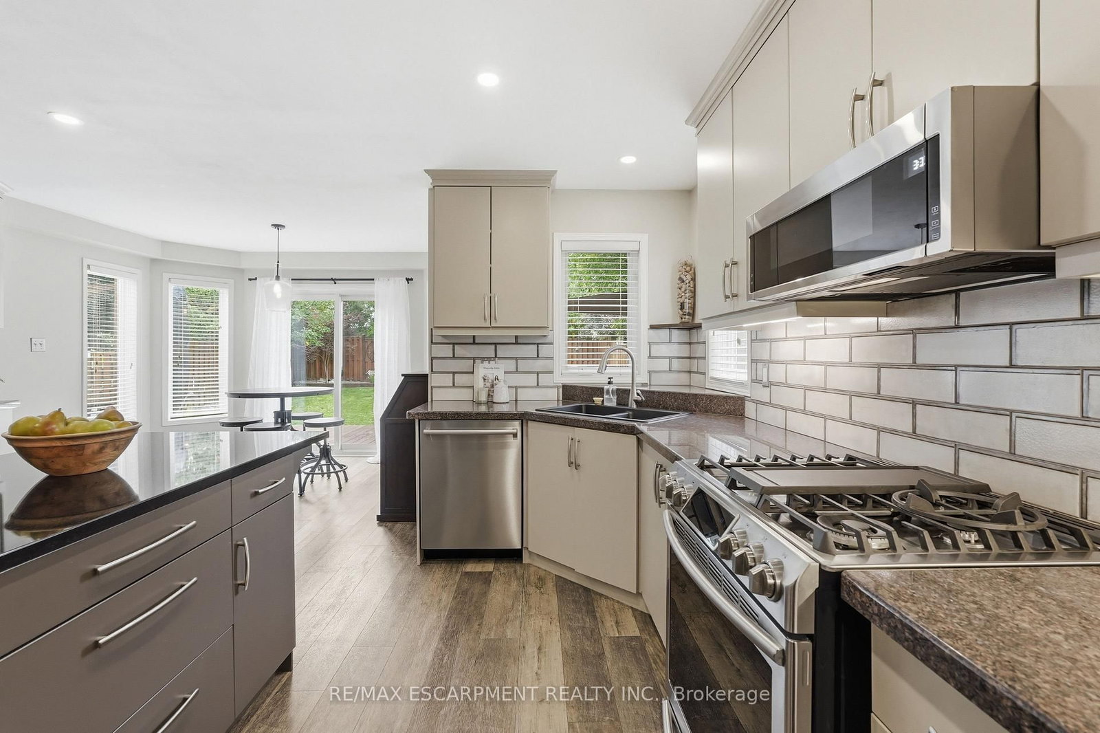 48 Bridgeport Crescent • Hamilton, ON photo 17