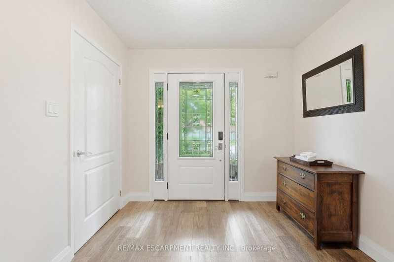 48 Bridgeport Crescent