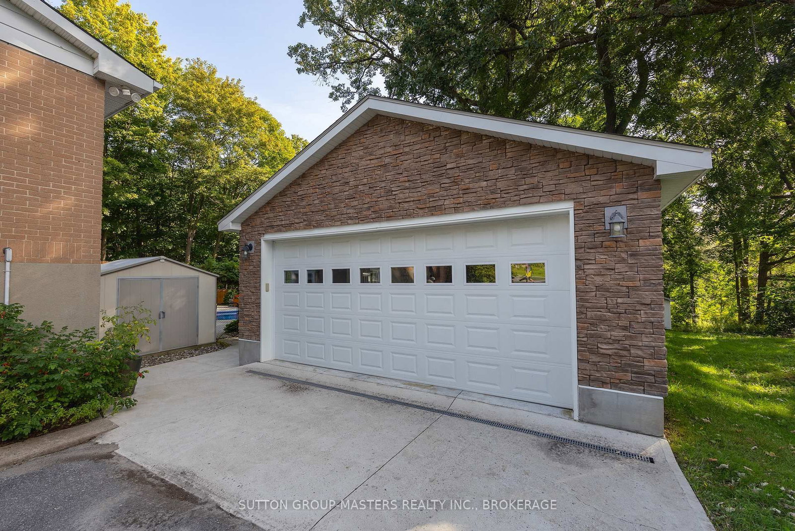 732 Centre Street • Kingston, ON photo 5
