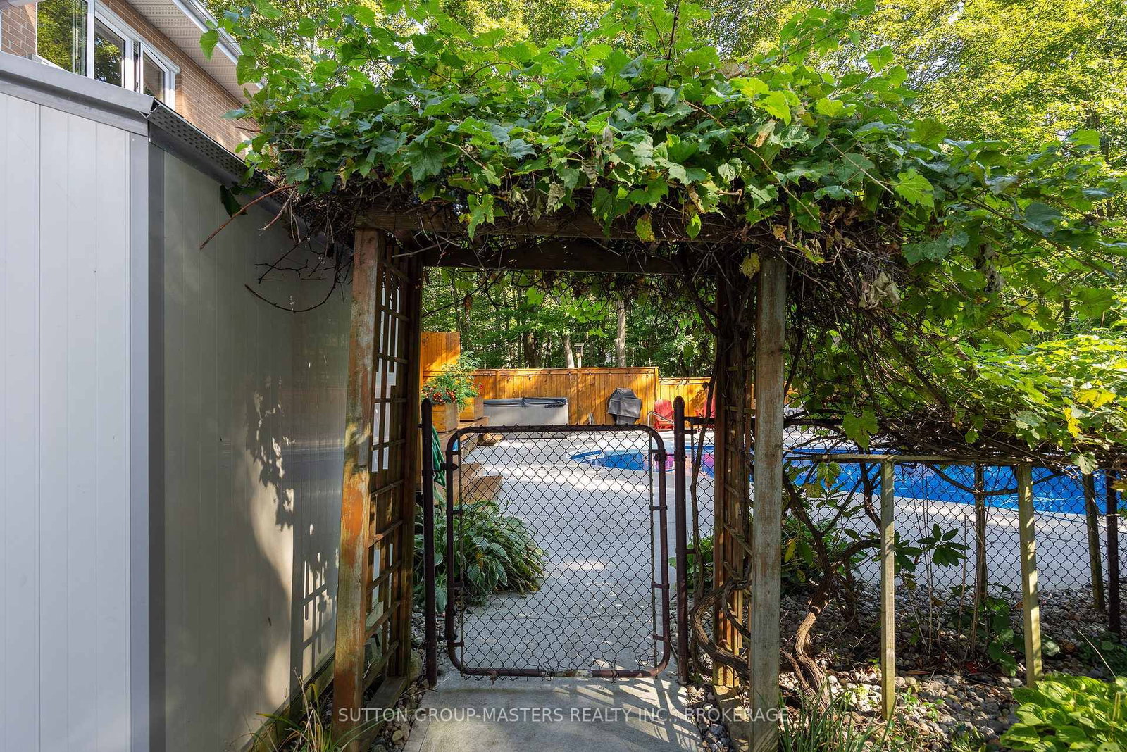 732 Centre Street • Kingston, ON photo 8