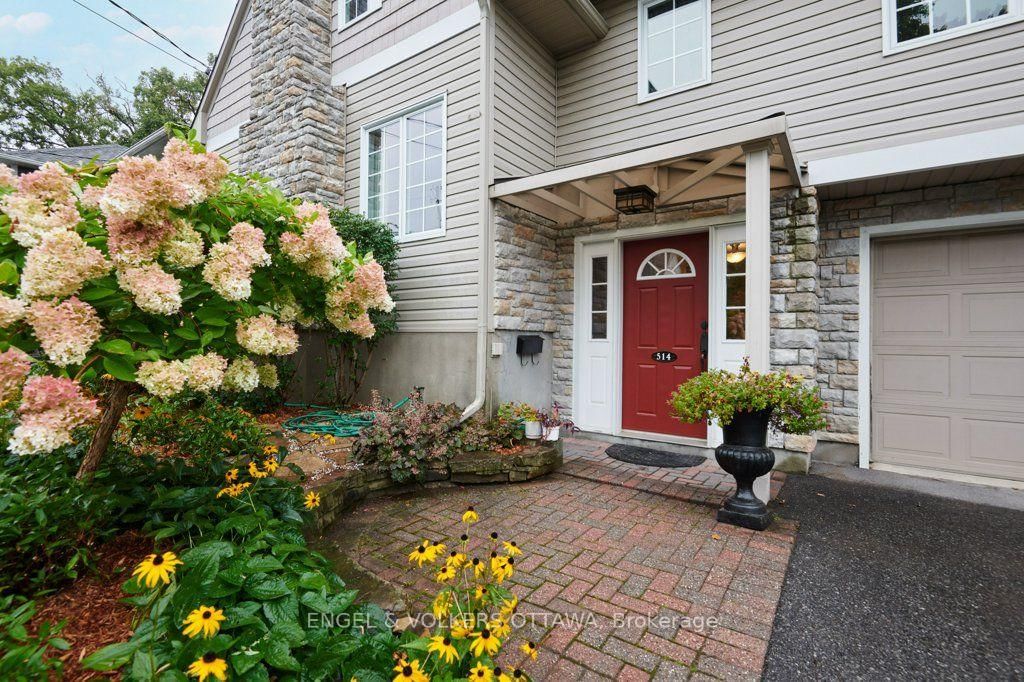 514 Highcroft Avenue • Ottawa, ON photo 3