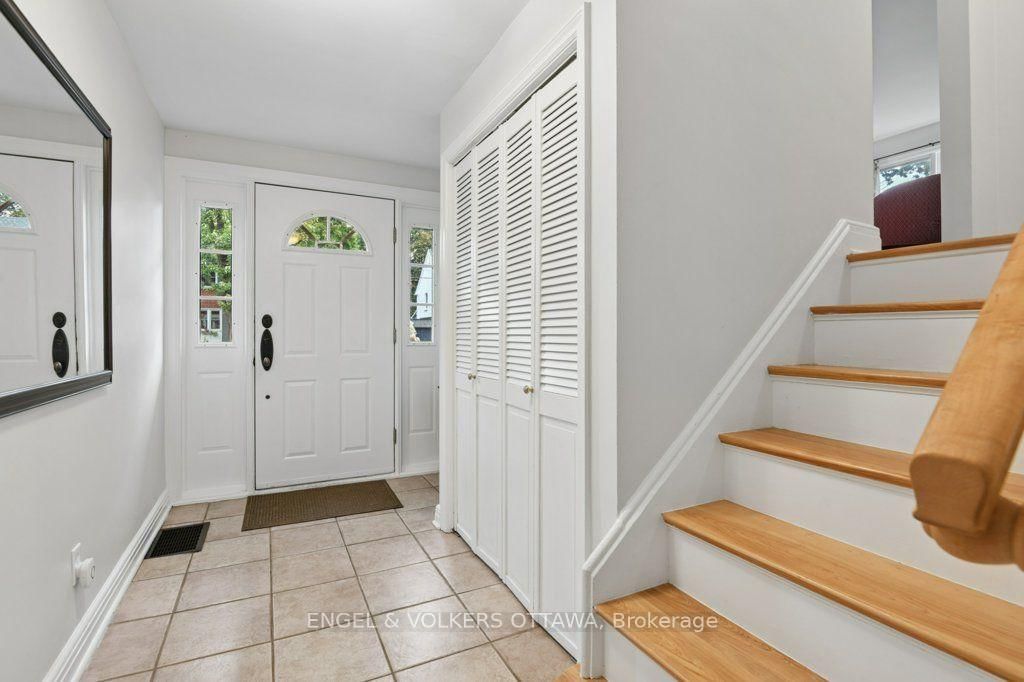 514 Highcroft Avenue • Ottawa, ON photo 5