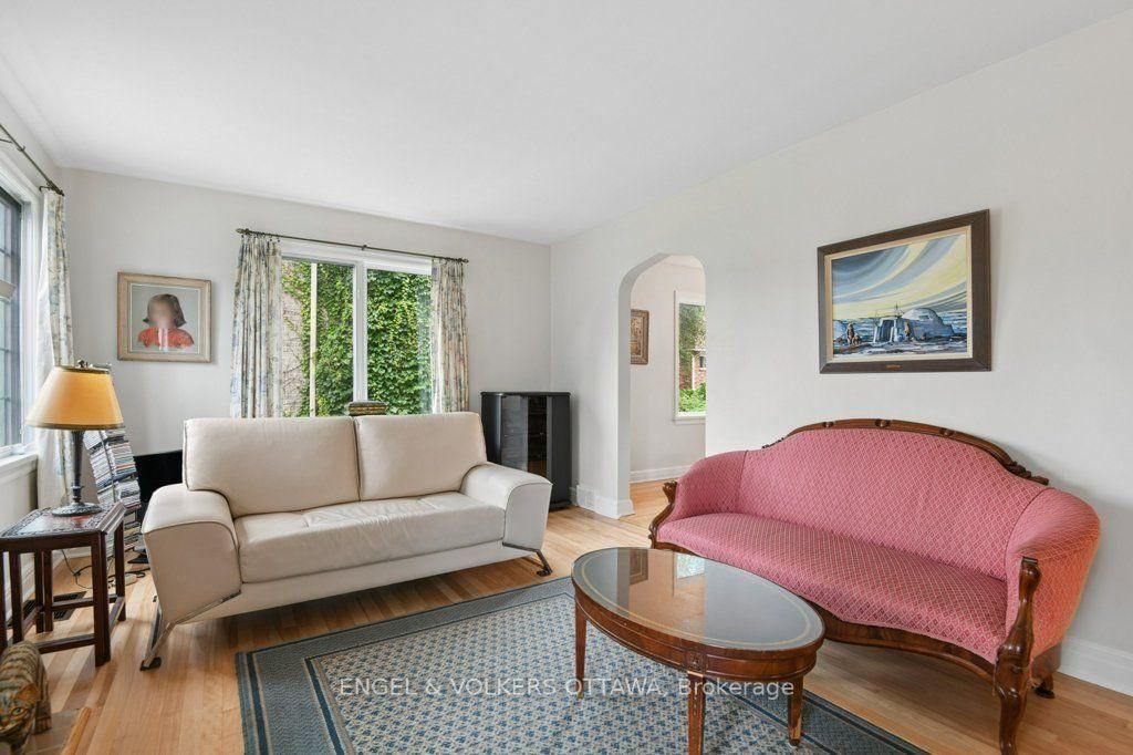 514 Highcroft Avenue • Ottawa, ON photo 8