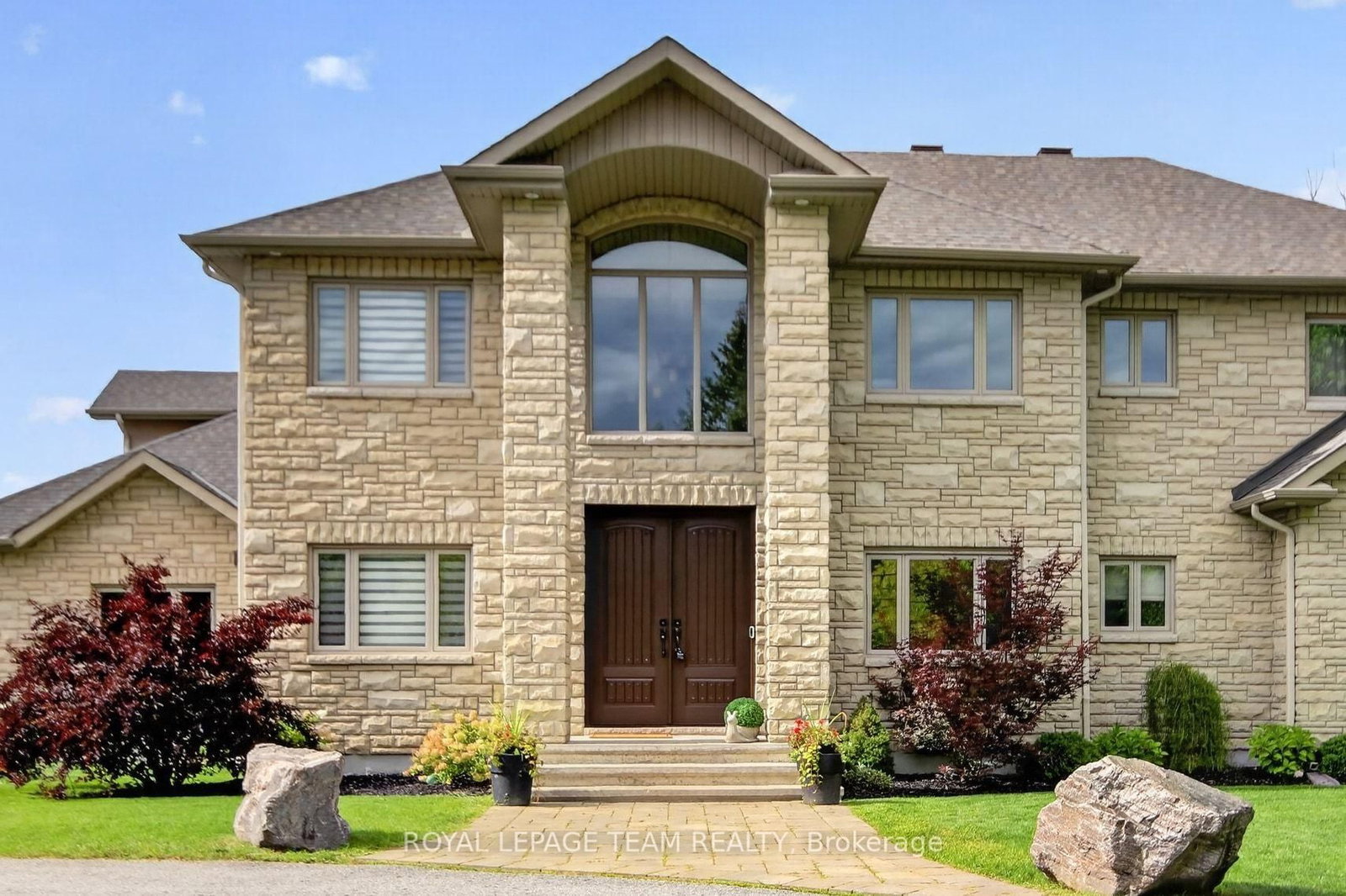 1425 Balmoral Drive • Ottawa, ON photo 3