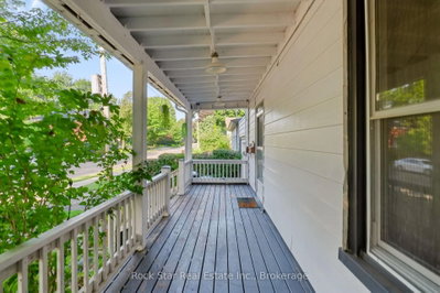 22 Rich Avenue • Cambridge, ON photo 3