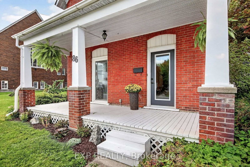 86 Daniel Street N