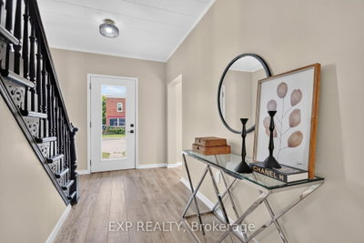 86 Daniel Street N • Arnprior, ON photo 3