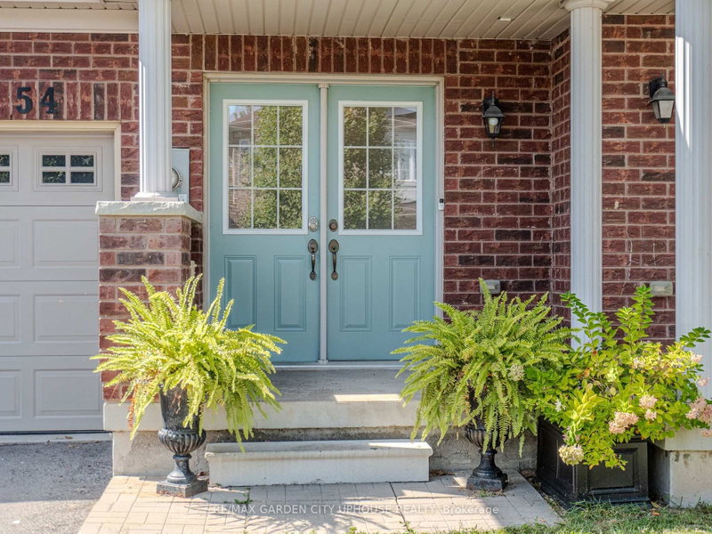 54 Keith Crescent