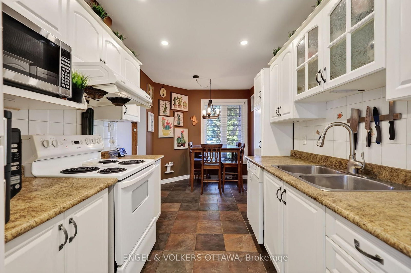9 Streamwood Lane • Ottawa, ON photo 10
