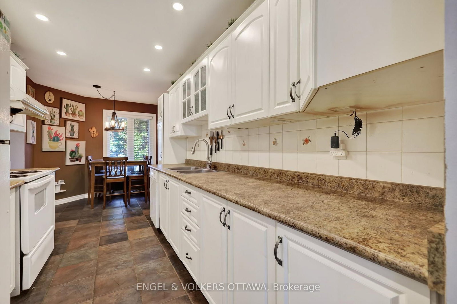 9 Streamwood Lane • Ottawa, ON photo 11
