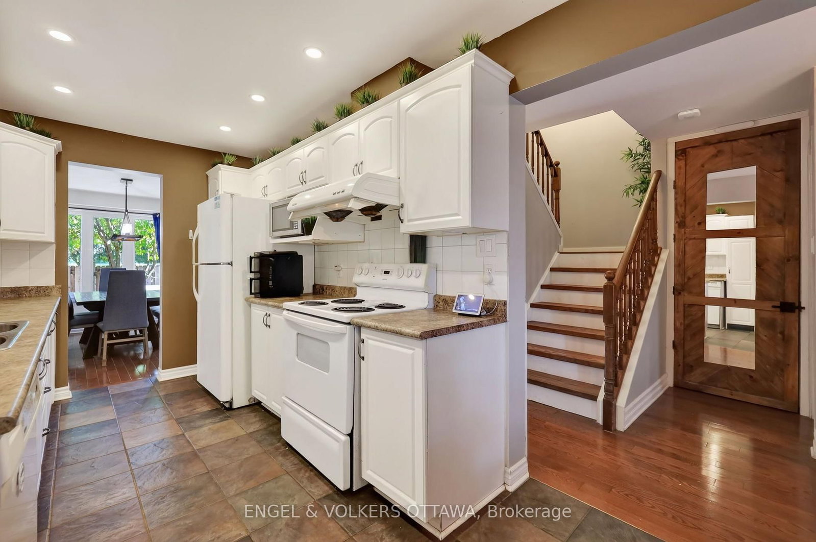 9 Streamwood Lane • Ottawa, ON photo 12