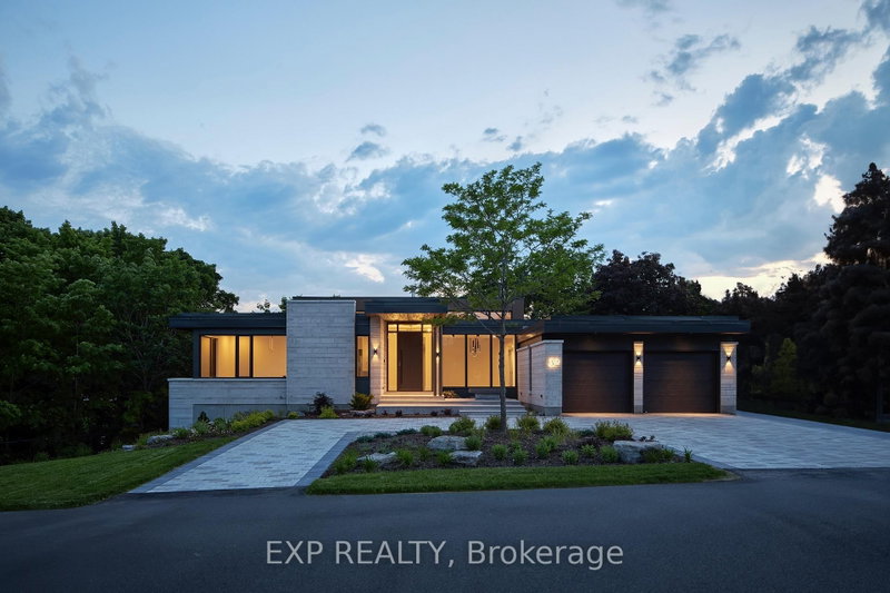 32 CLOVELLY Road