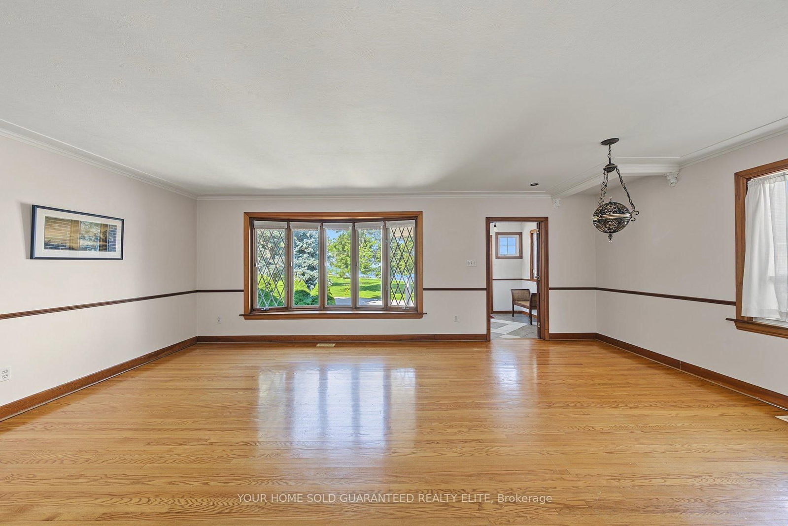 13 Lakeside Drive • Grimsby, ON photo 18