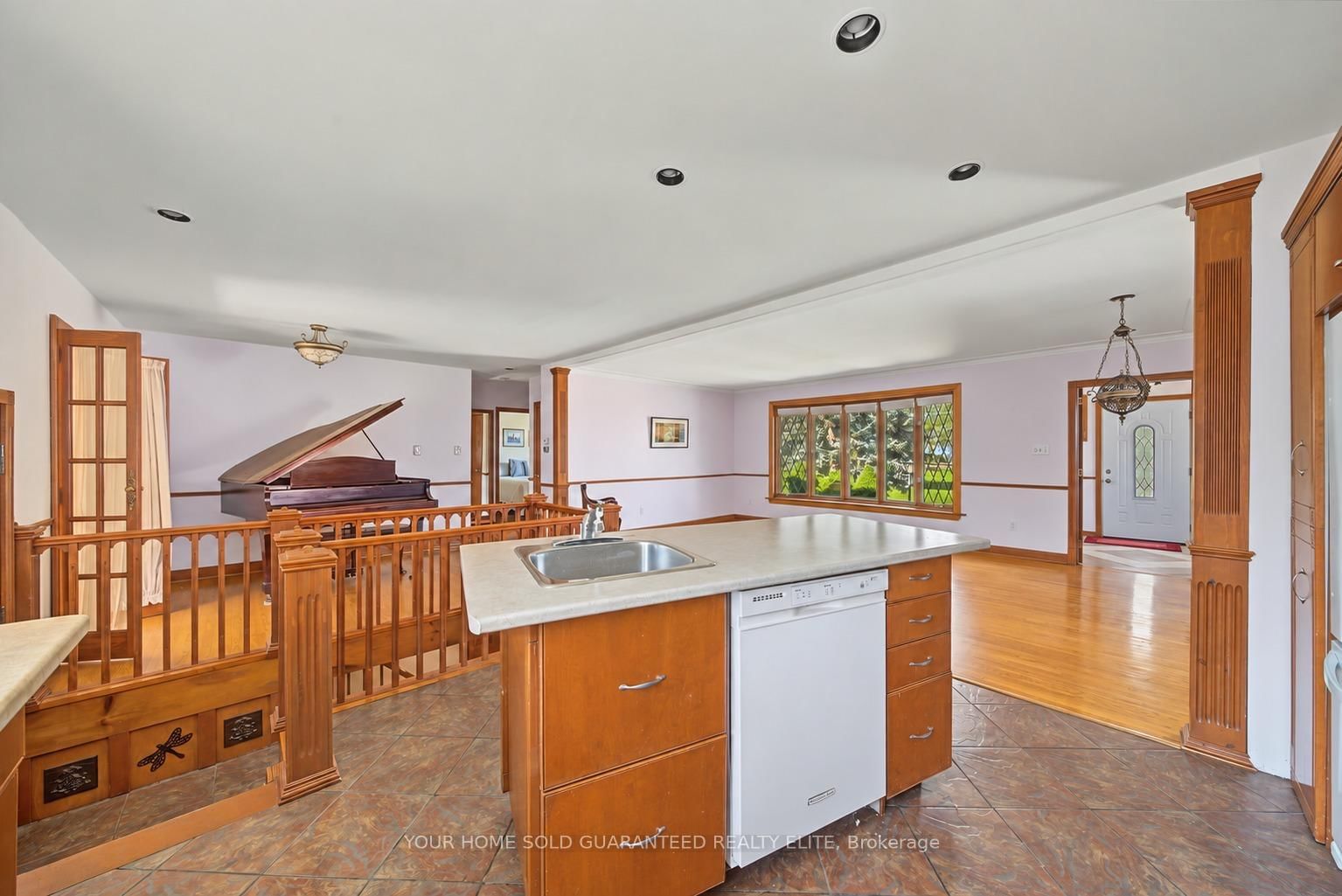 13 Lakeside Drive • Grimsby, ON photo 21